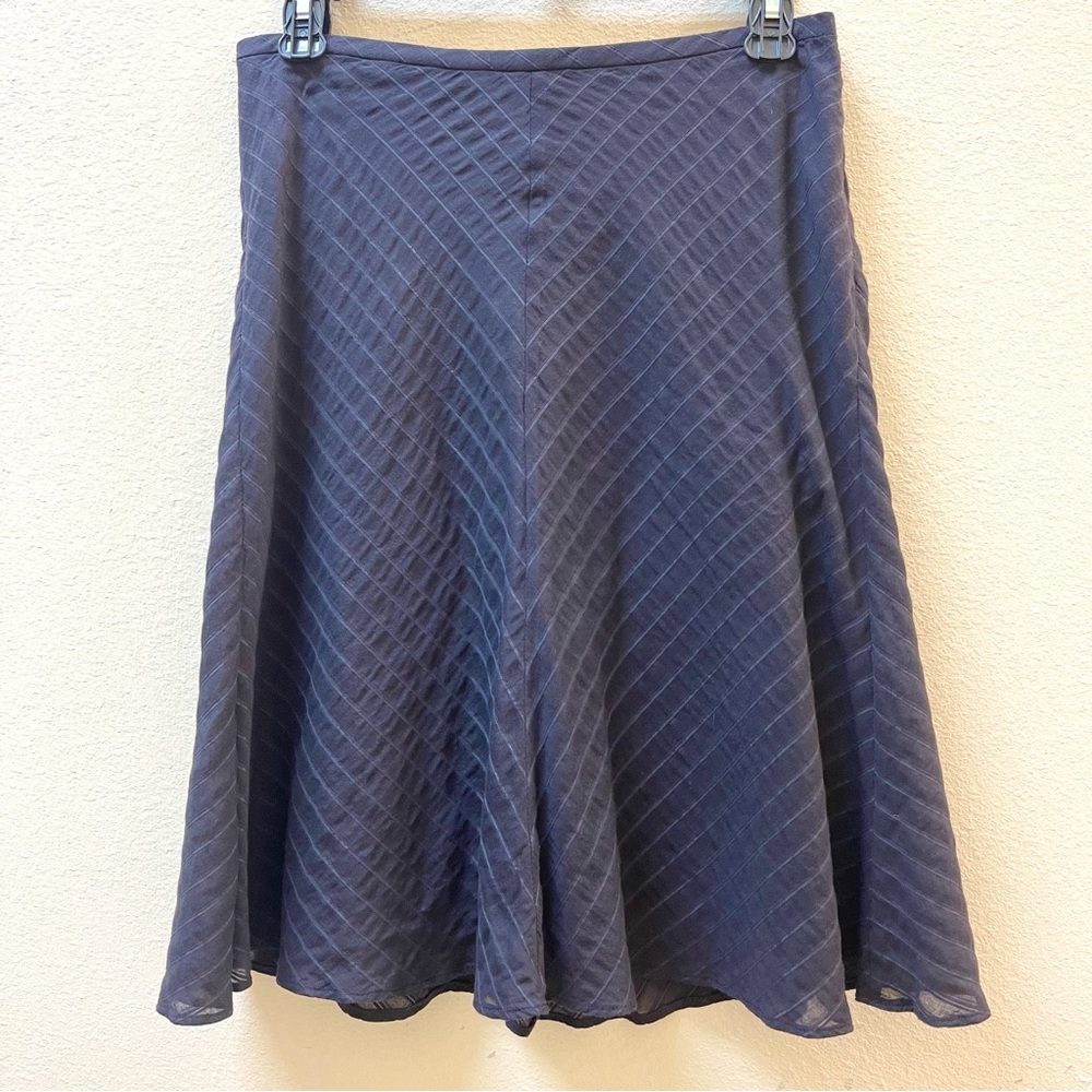 Banana Republic Skirt With Gathered Detail At The Back.
